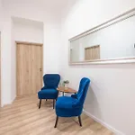 Exlcusive & Elizabeth24 Grand *