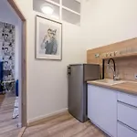 Exlcusive & Elizabeth24 Grand Daire