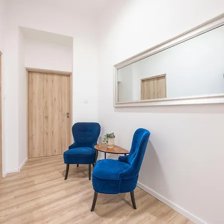 Exlcusive & Elizabeth24 Grand *