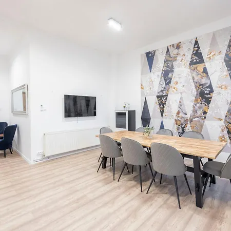 Exlcusive & Elizabeth24 Grand דירה *