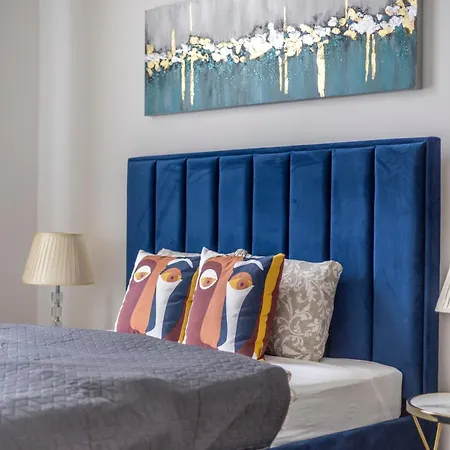 Exlcusive & Elizabeth24 Grand Lejlighed