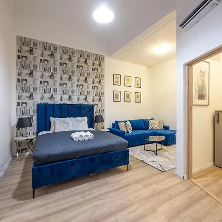 Exlcusive & Elizabeth24 Grand