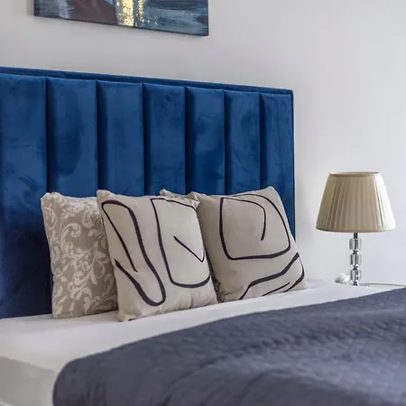 Exlcusive & Elizabeth24 Grand * Budapest